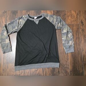 Camo Sleeve Black Long Sleeve Top